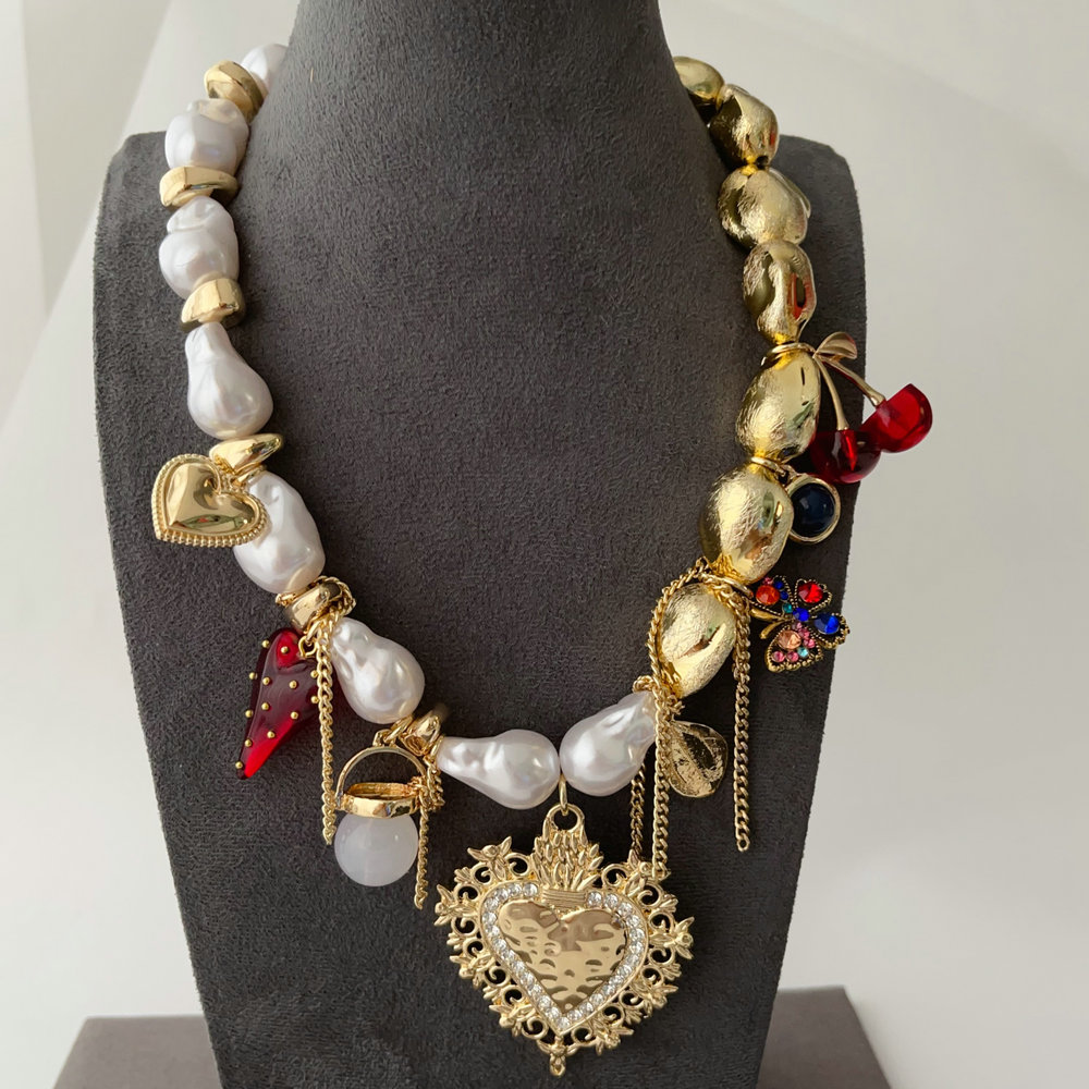 CHunky heart bead necklace