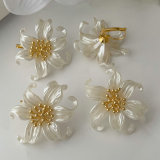Flower earrings