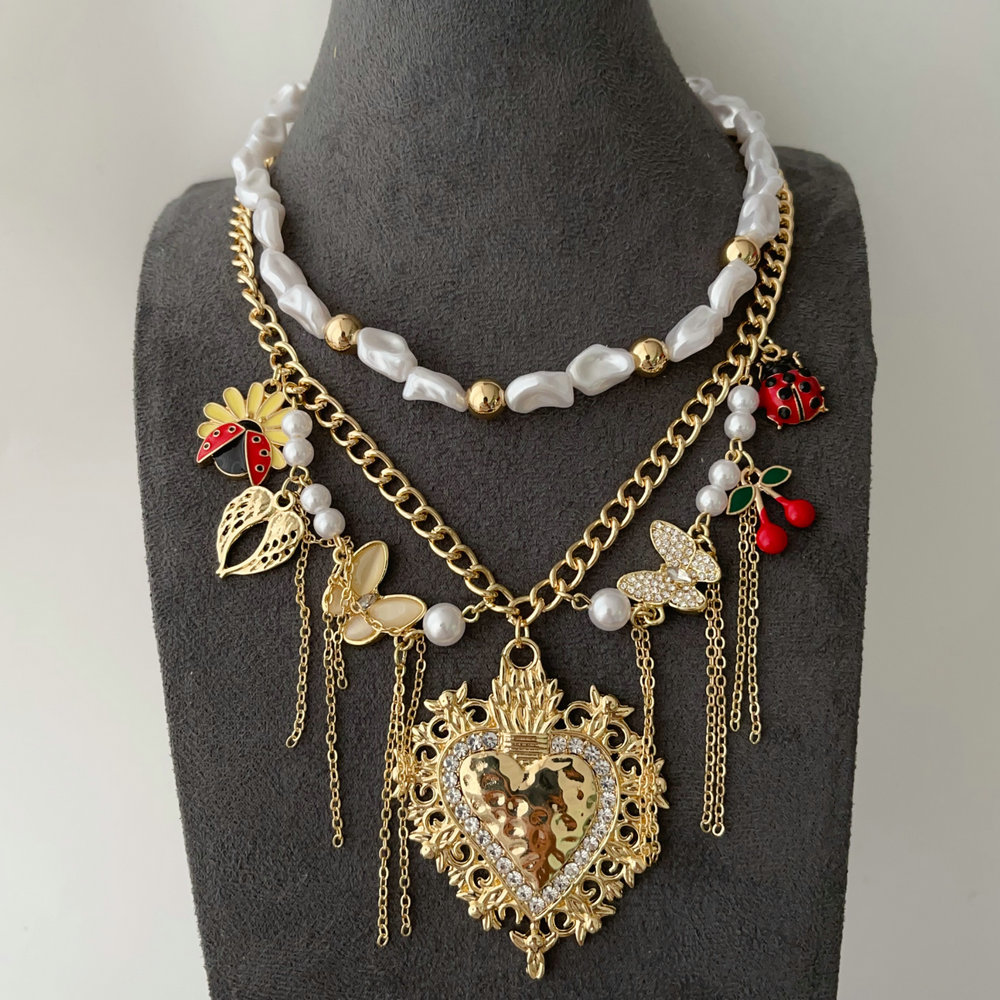 bee charm layer necklace