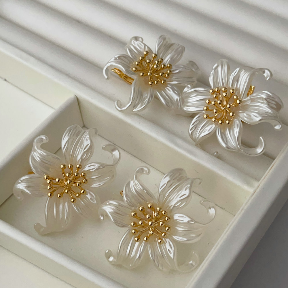 Flower earrings