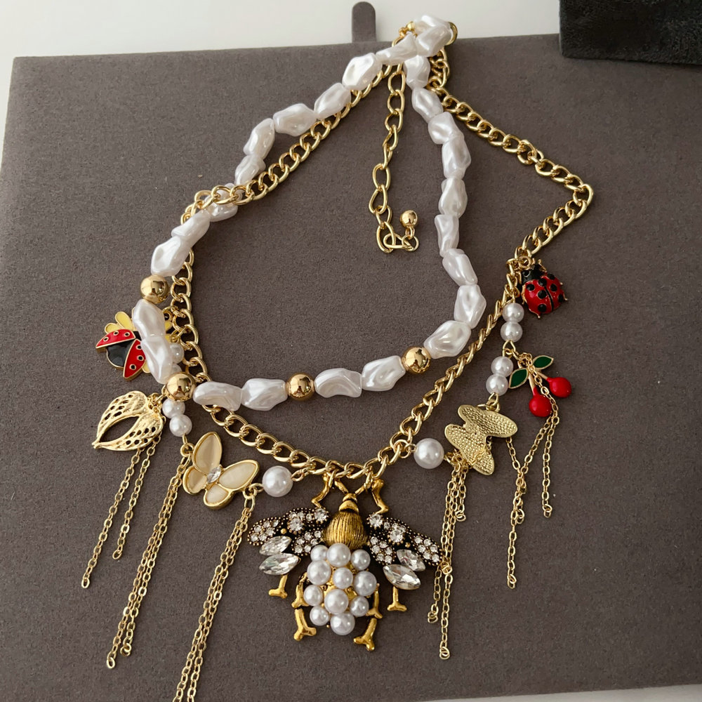 Bee charm layer necklace