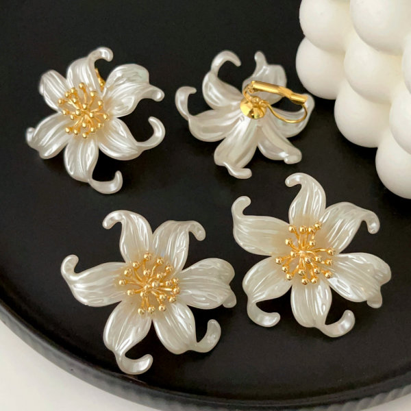Flower earrings