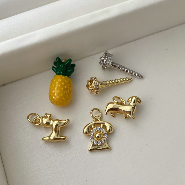 Pinapple charm
