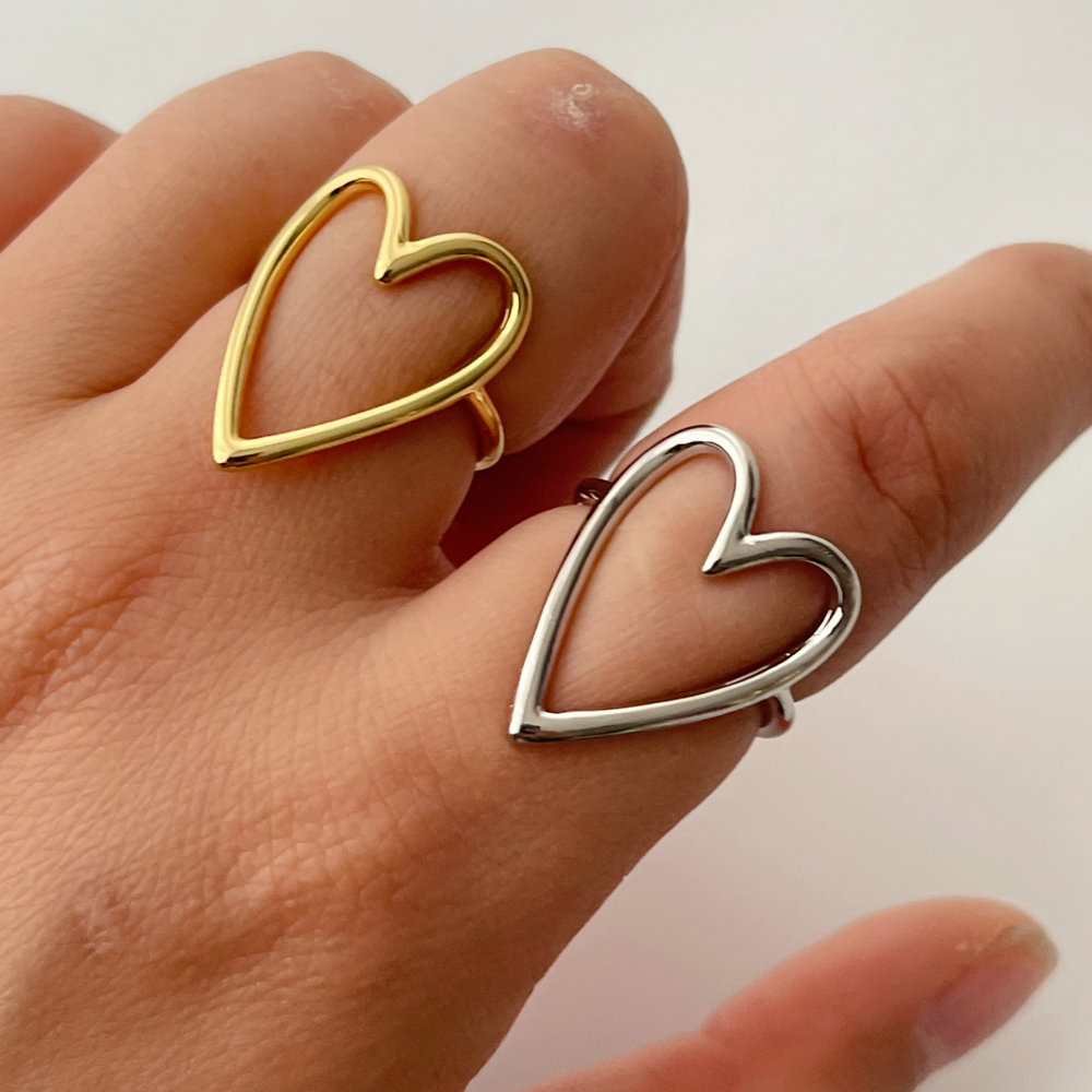 Solid heart ring