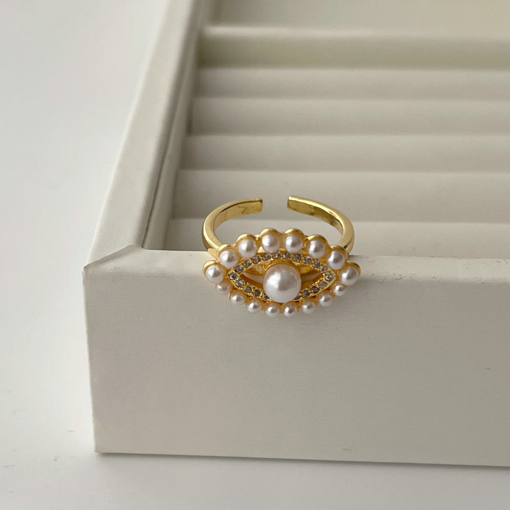 Pearl eye ring
