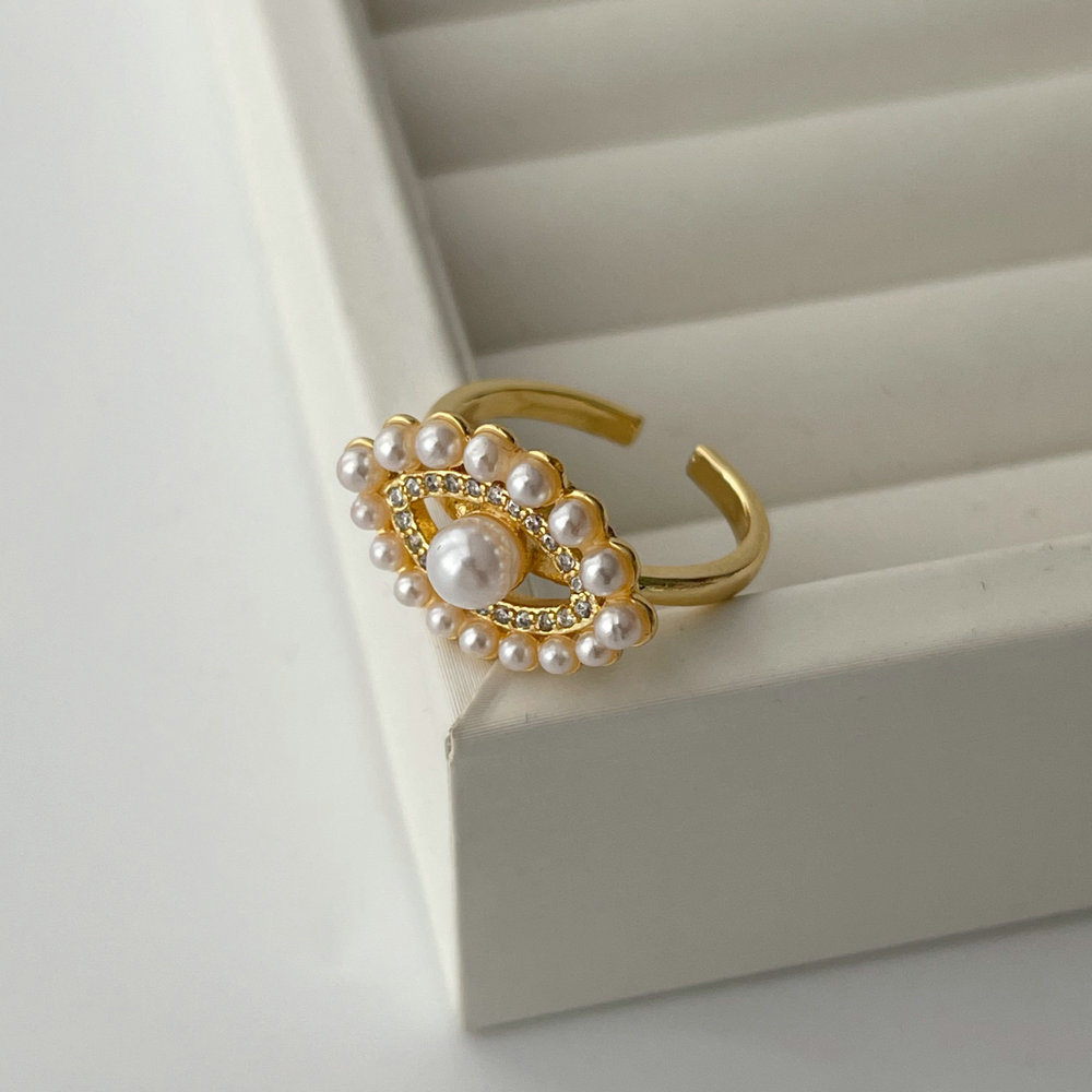 Pearl eye ring