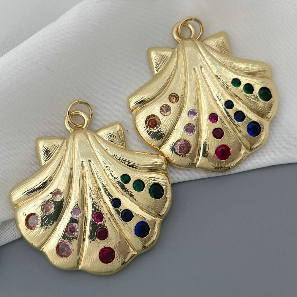 Colorful big shell pendant