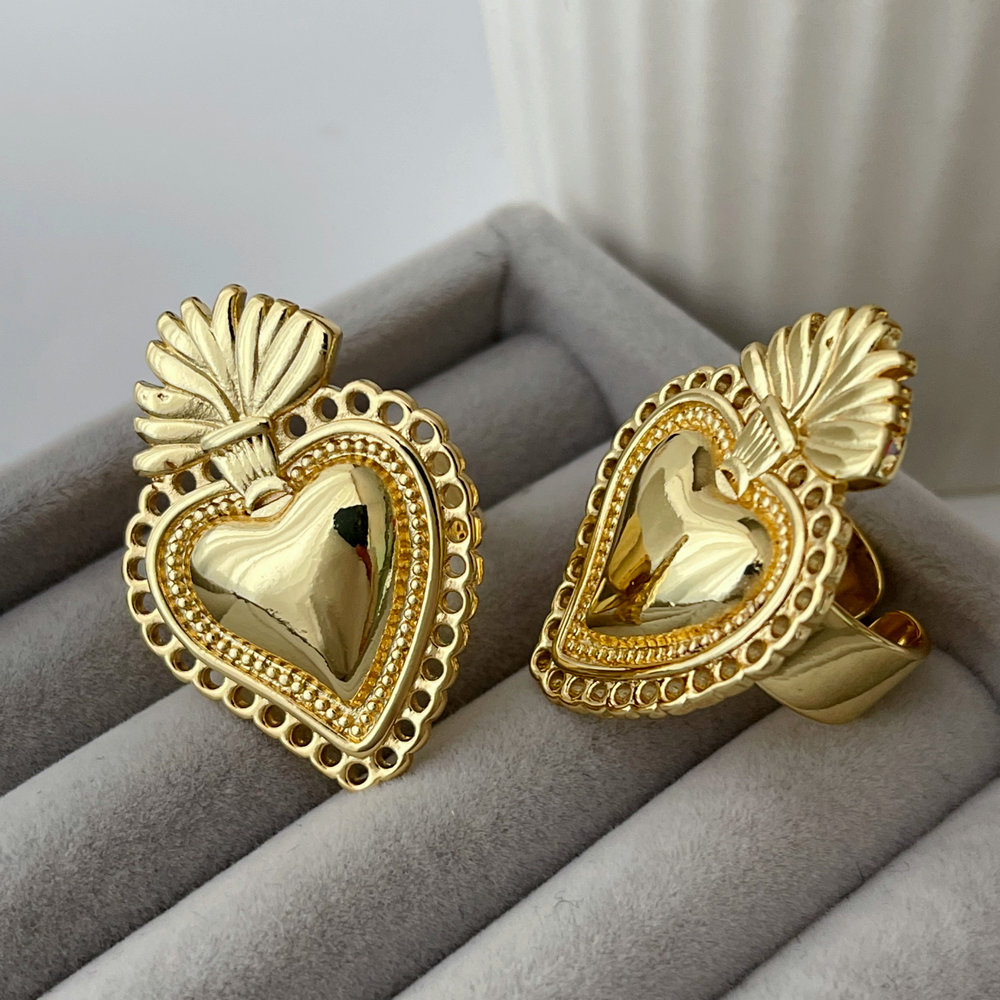 Heart ring