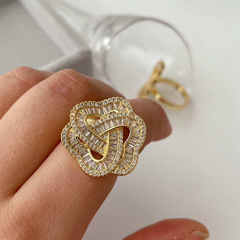 Pave zircon flower ring