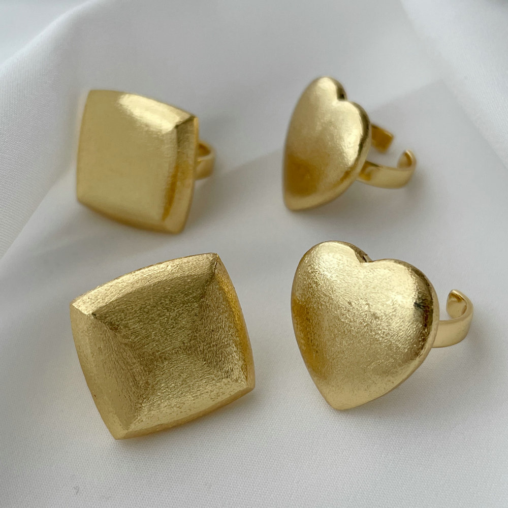Metal heart sqaure ring