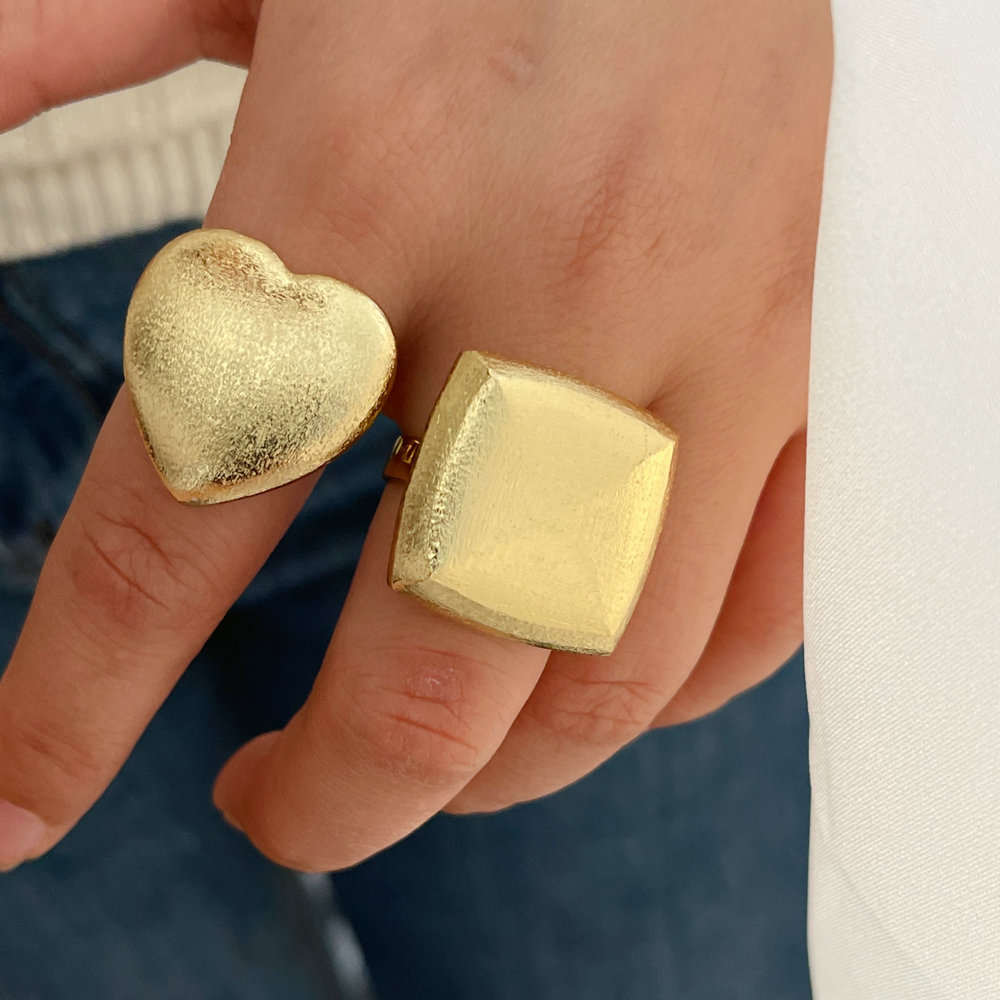 Metal heart sqaure ring