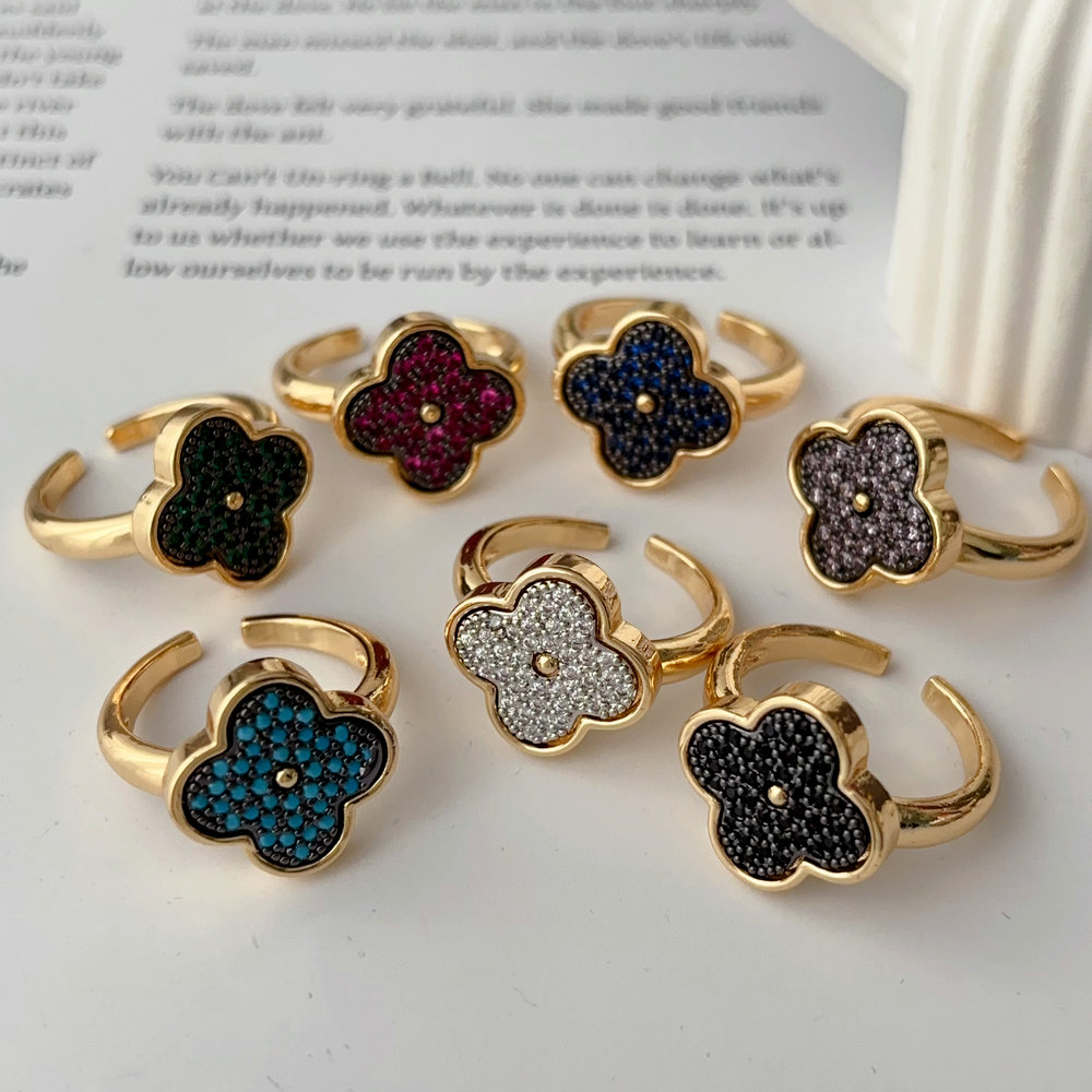 Pave zircon clover ring