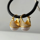 Pearl drop earrings