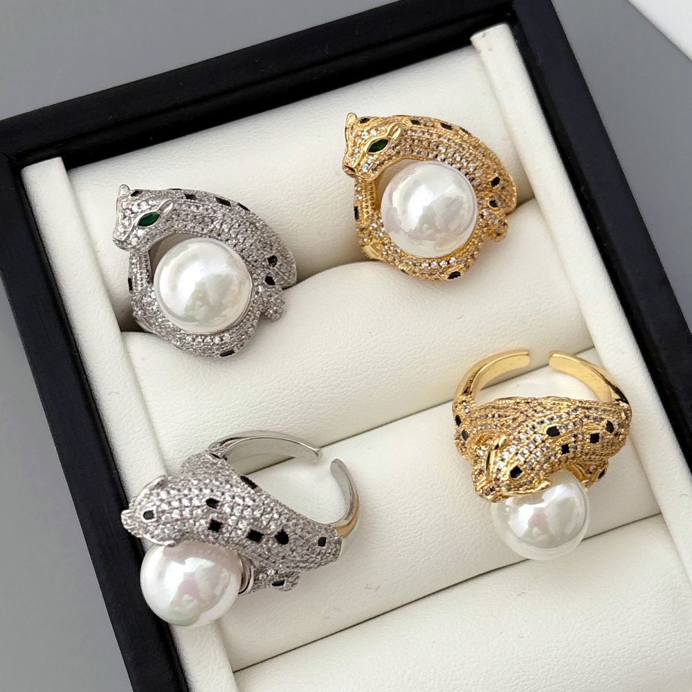 Tiger pearl ring