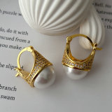 Pearl drop earrings