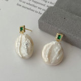 Fresh water pearl earrings