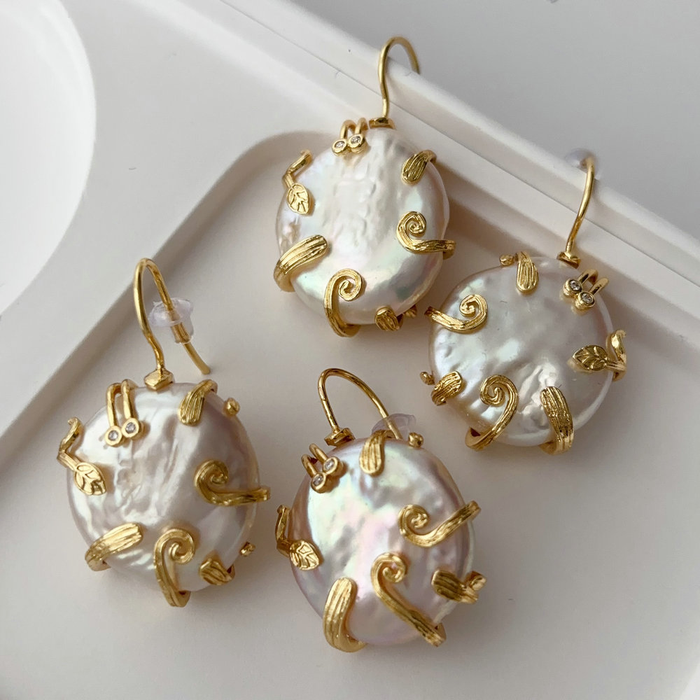 Fresh water pearl earrings