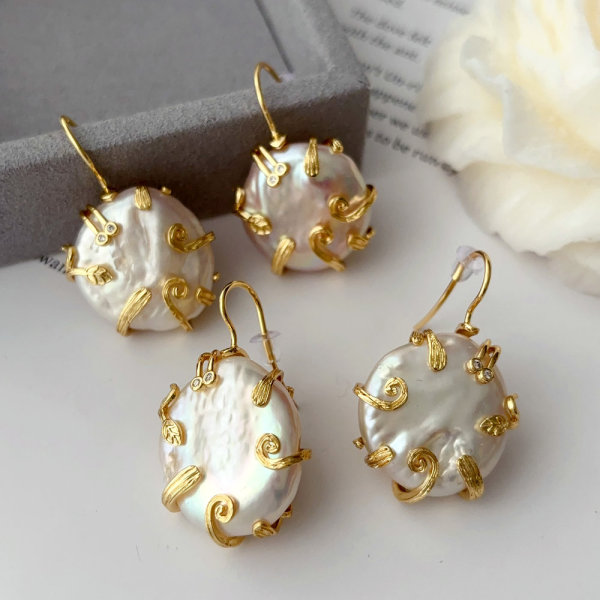 Fresh water pearl earrings