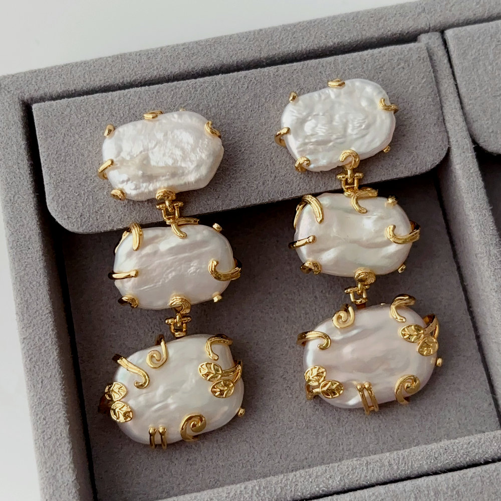 Fresh water pearl earrings