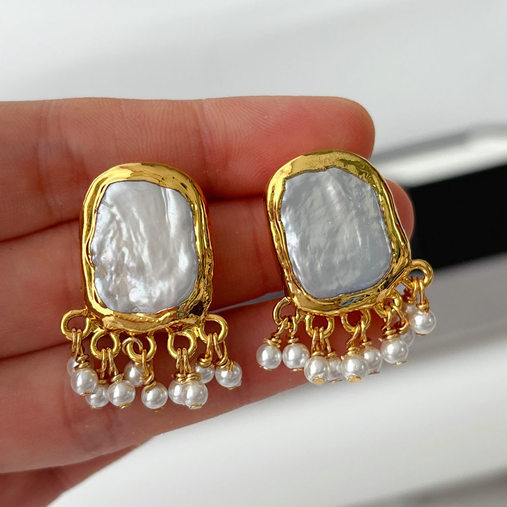 Fresh water pearl earrings