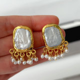 Fresh water pearl earrings