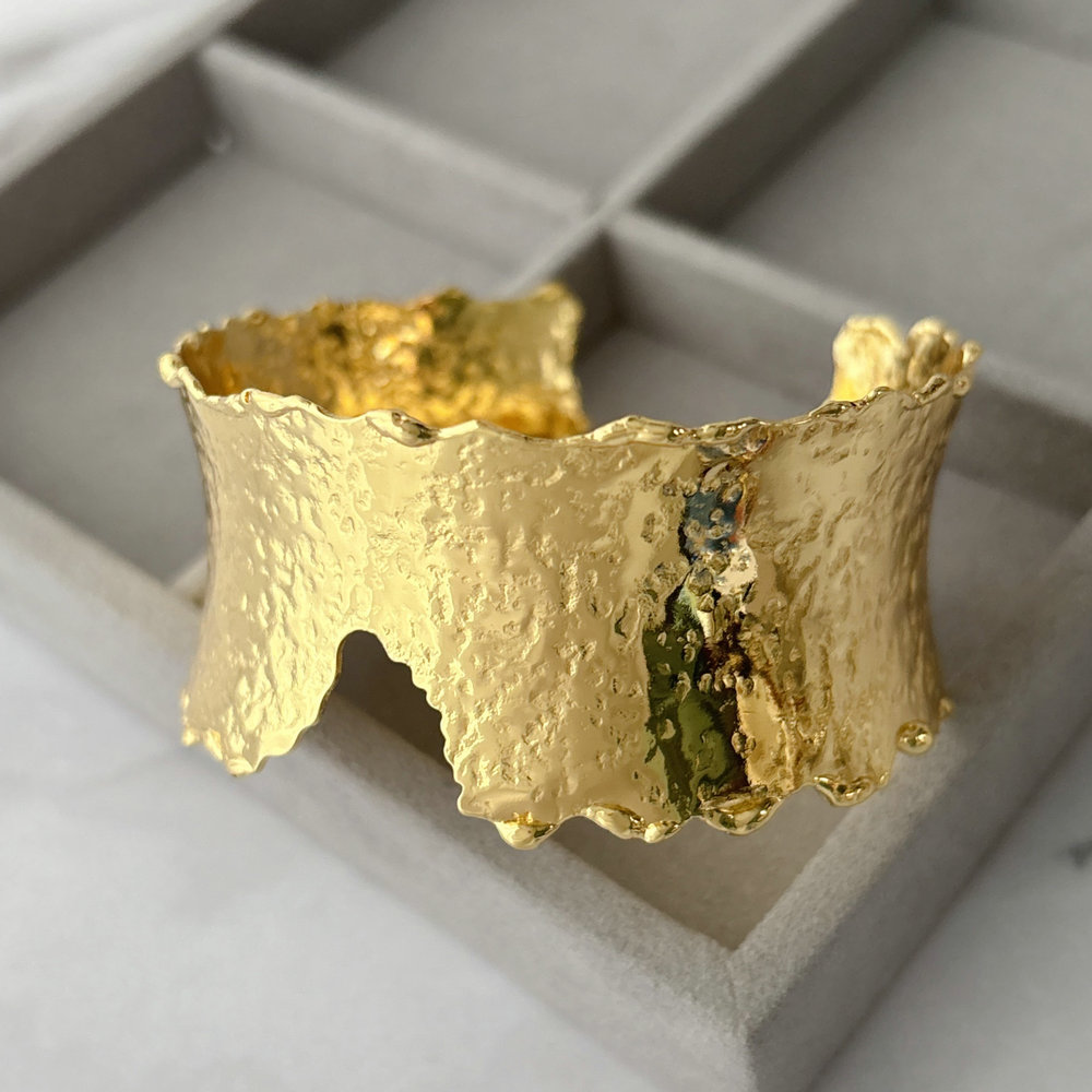 Chunky metal cuff