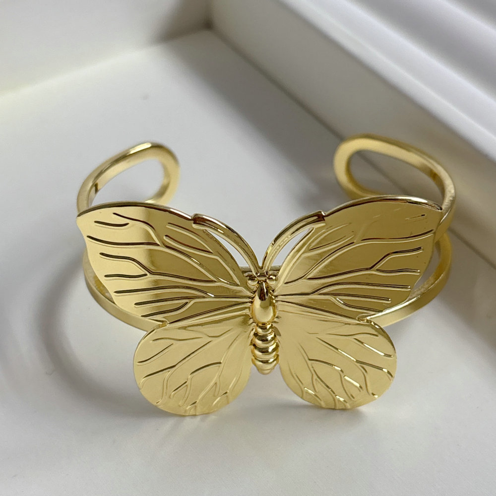 Chunky butterfly cuff
