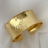 Metal cuff