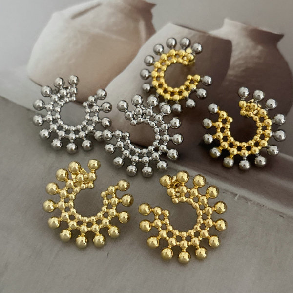 Ball earrings