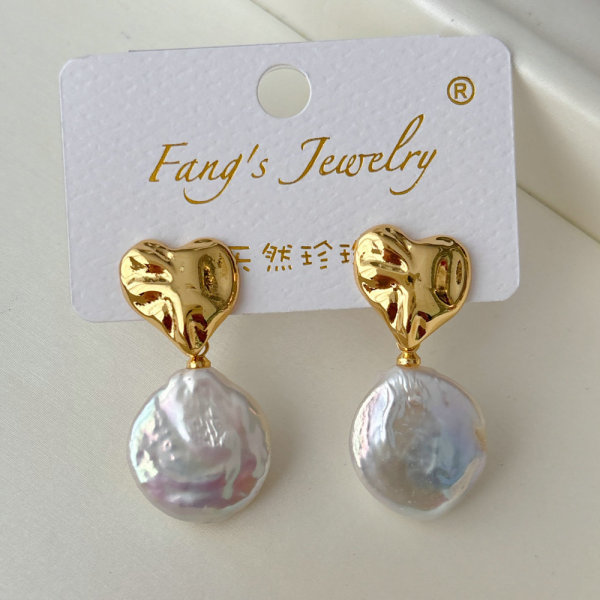 Fresh water pearl earrings