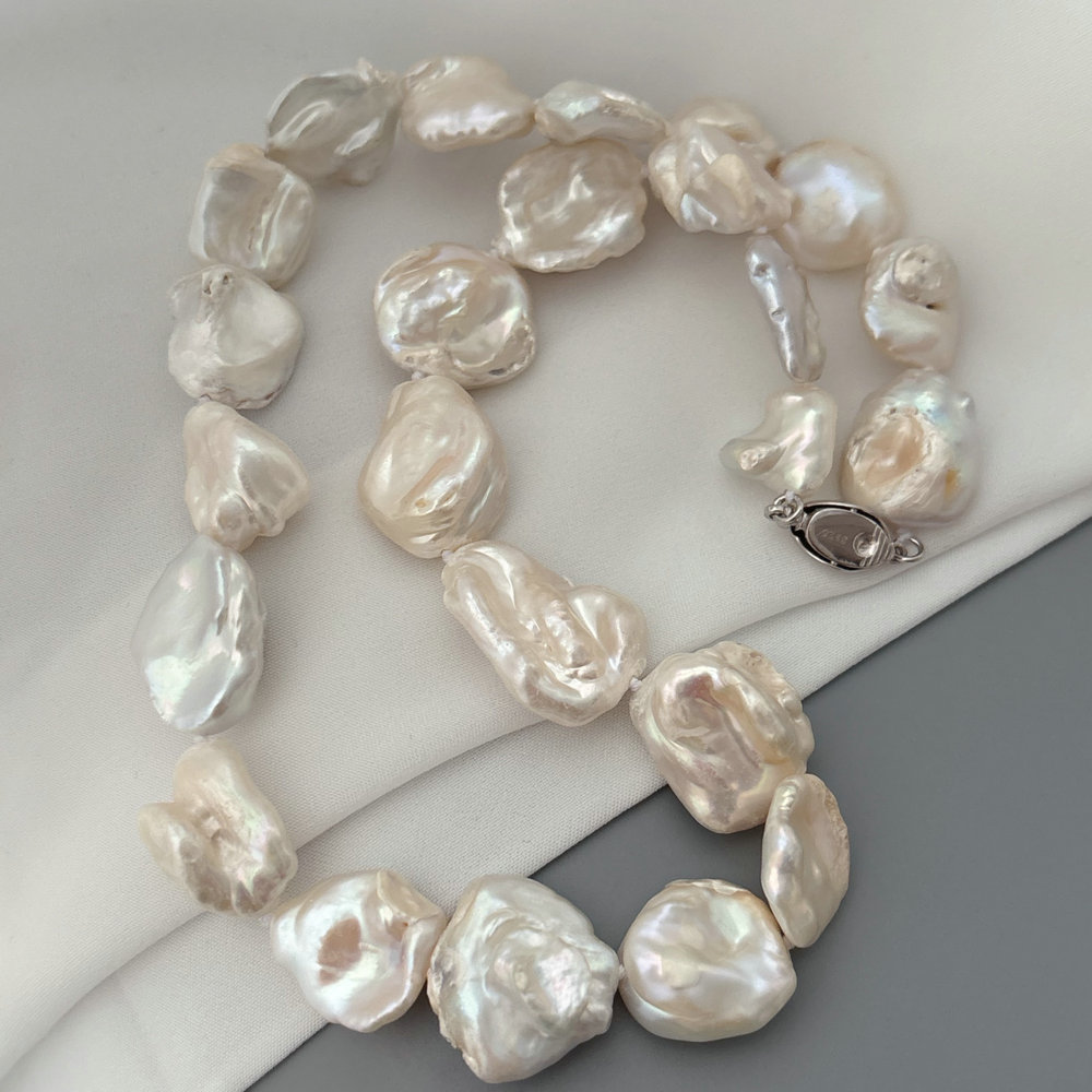 Baroque pearl necklace