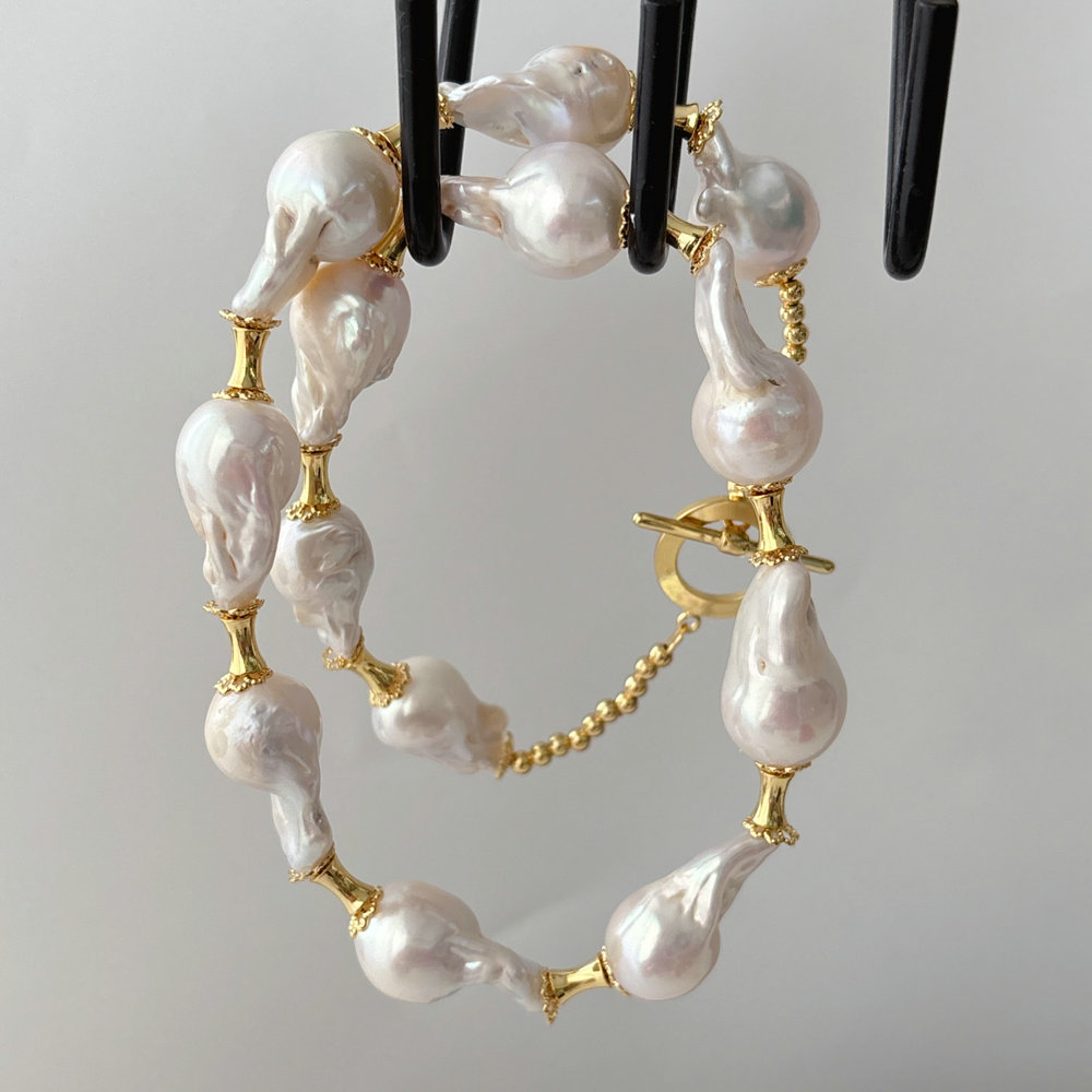 Baroque pearl necklace