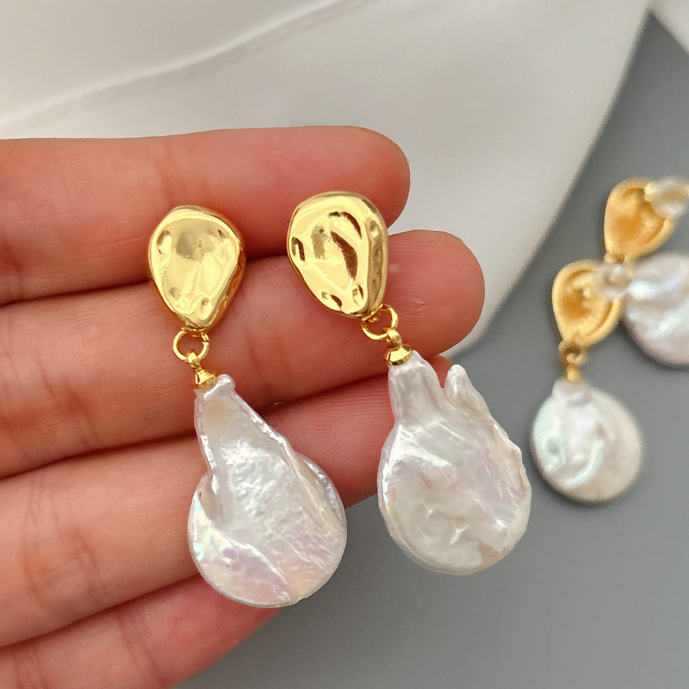 Fresh water pearl earrings