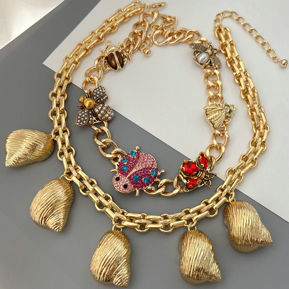 Chunky shell charm necklace