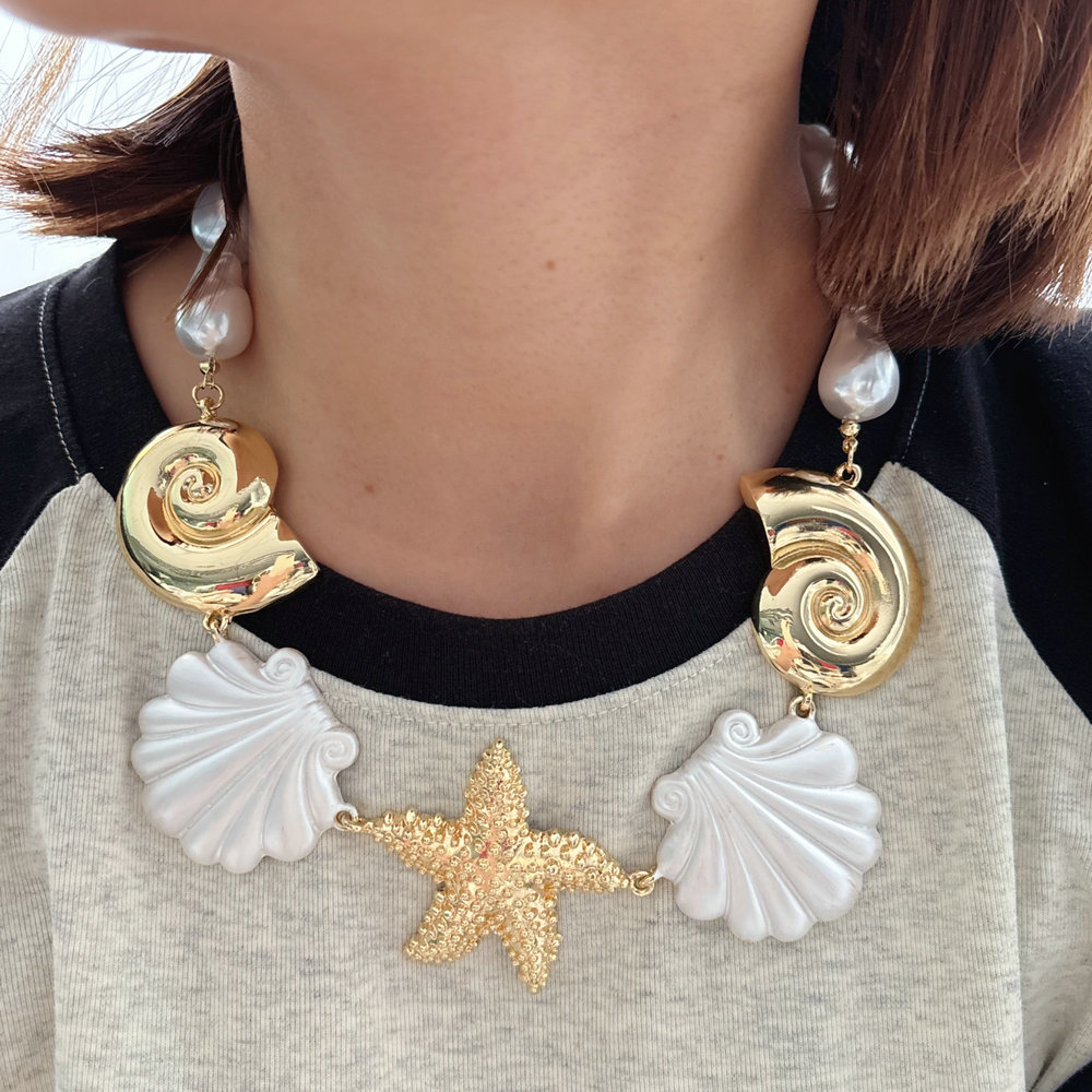 Chunky shell necklace
