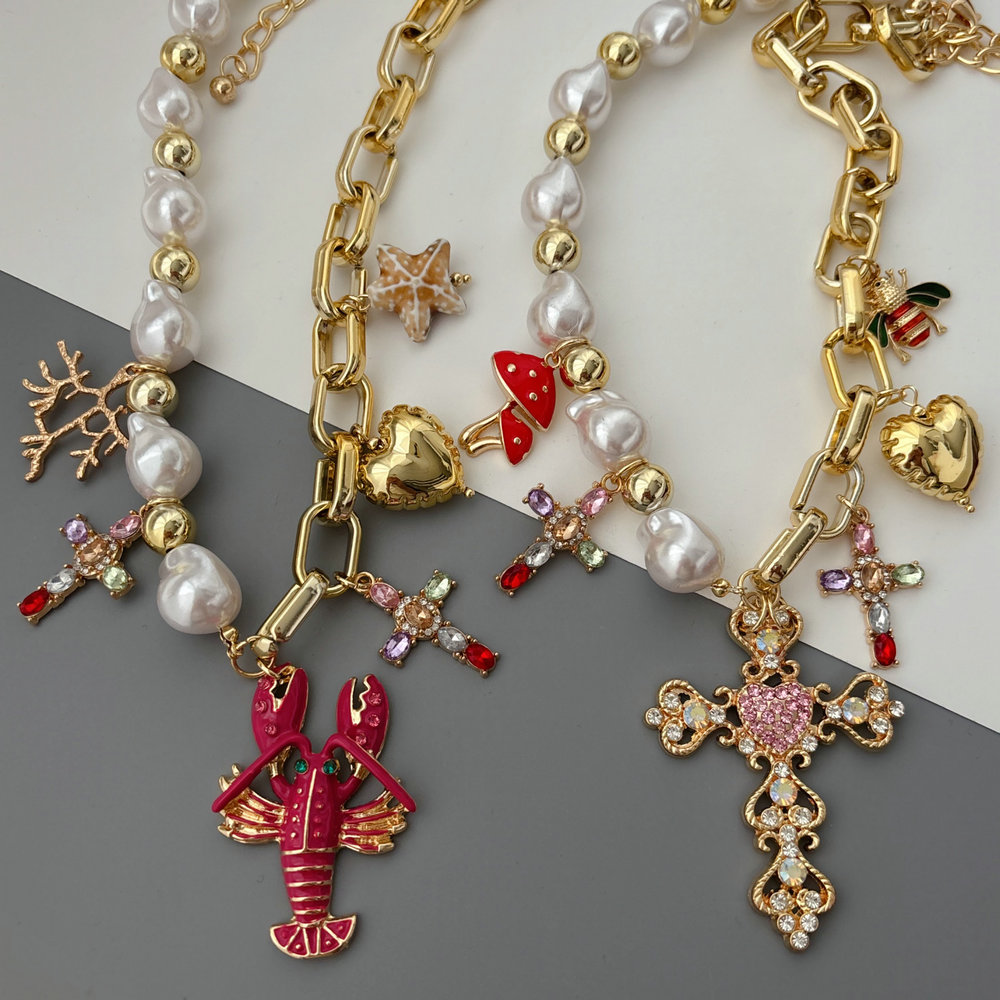 Chunky cross pendant necklace