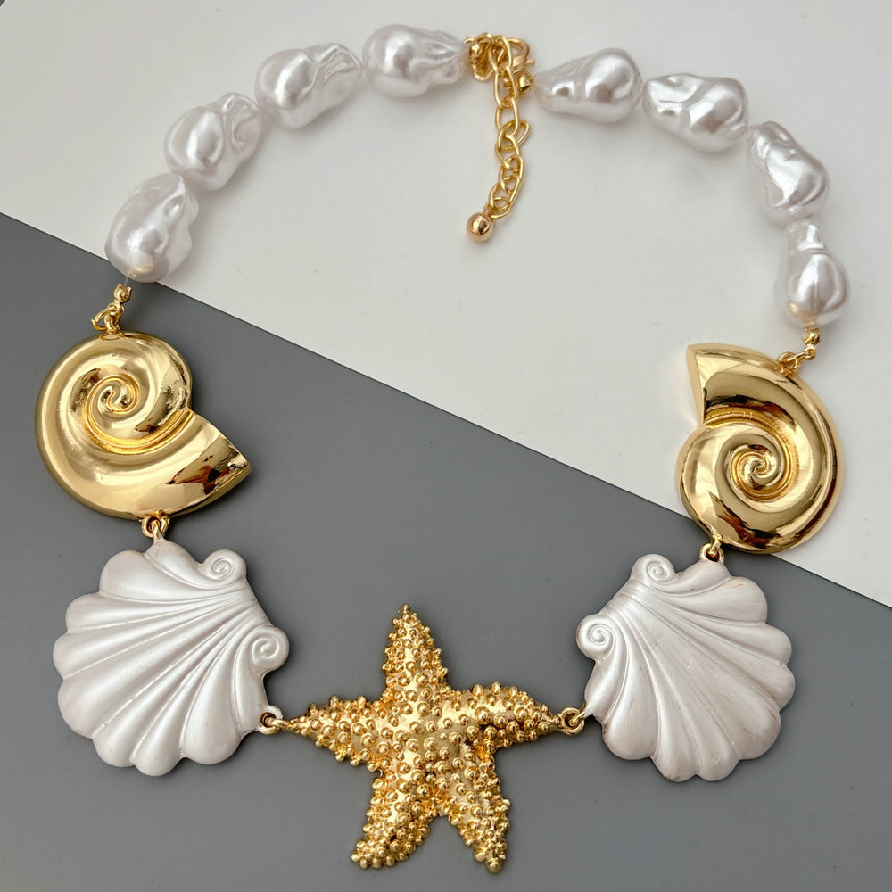 Chunky shell necklace