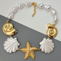 Chunky shell necklace