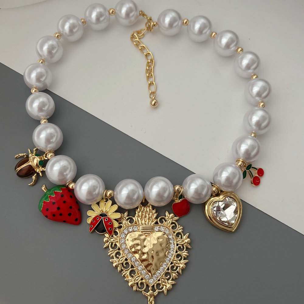 Chunky heart charm necklace
