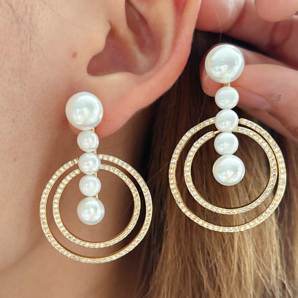 Pearl circle earrings