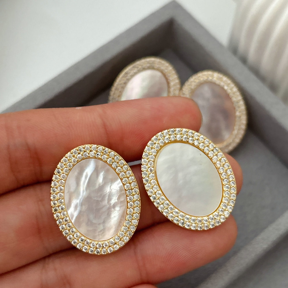 Oval shell earrings