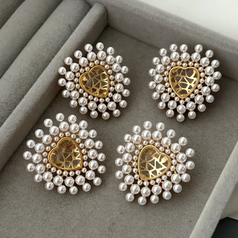Pearl heart earrings