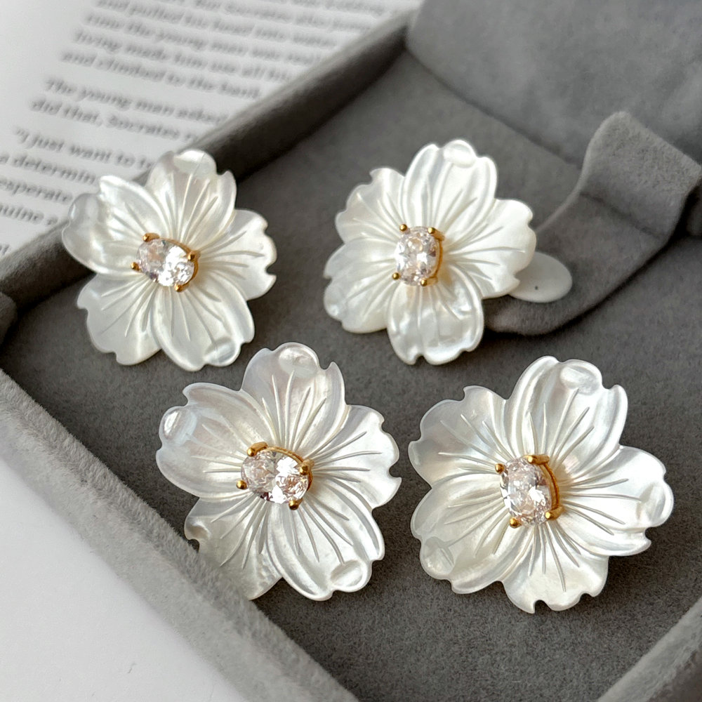 Mop shell flower earrings