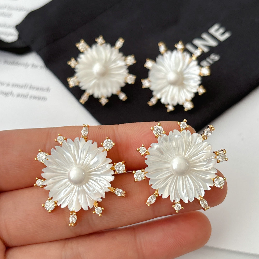 Shell mop flower earrings