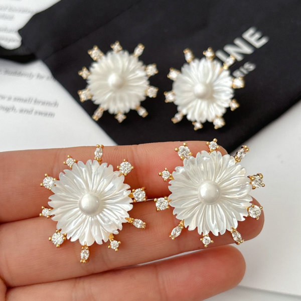 Shell mop flower earrings