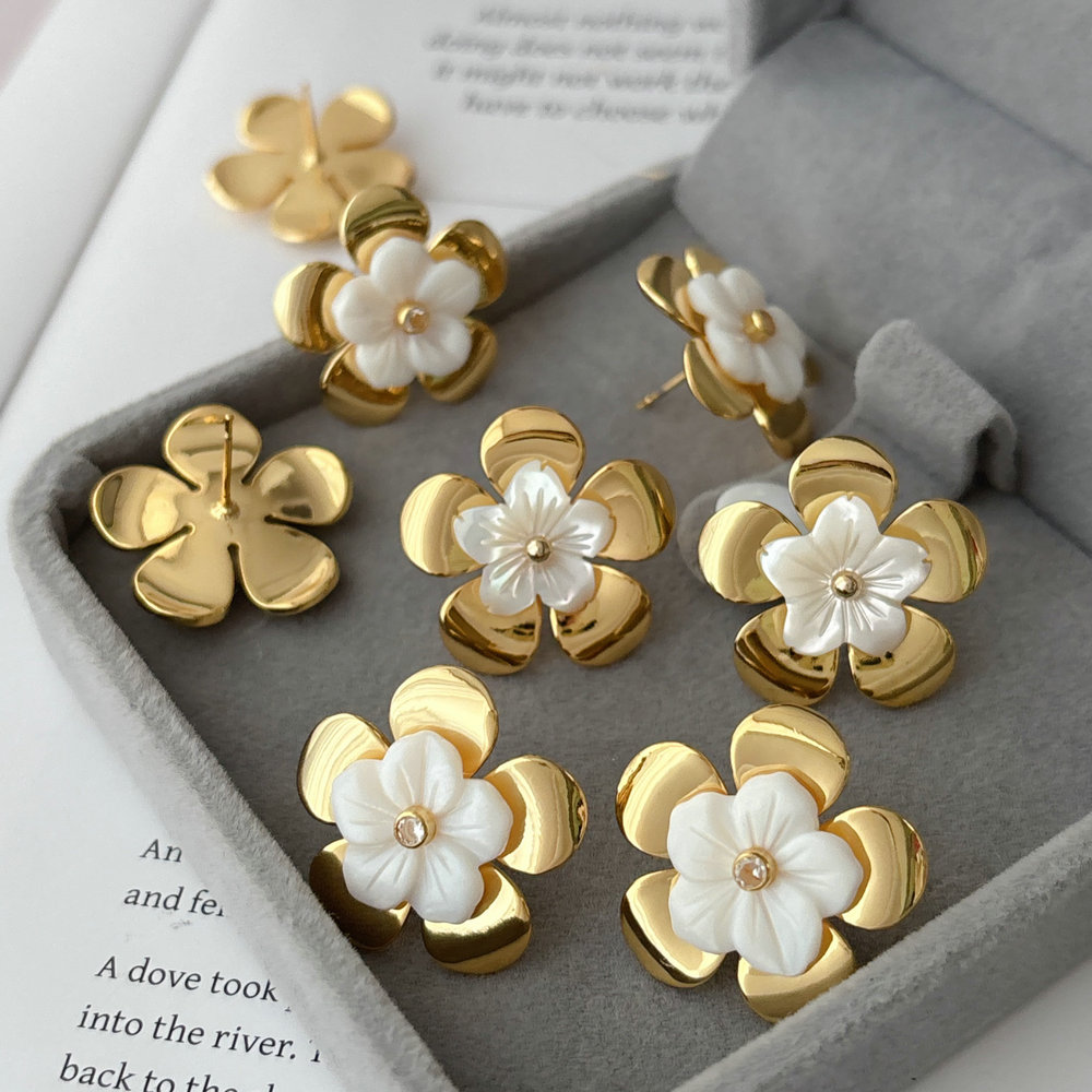 Flower earrings