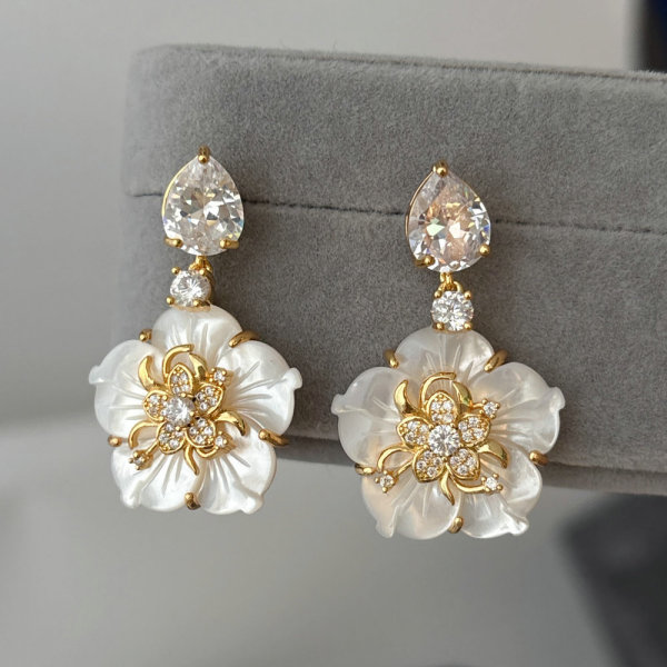 Shell flower earrings