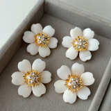 Chunky shell flower earrings