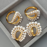U shape pearl earrings