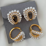 U shape pearl earrings